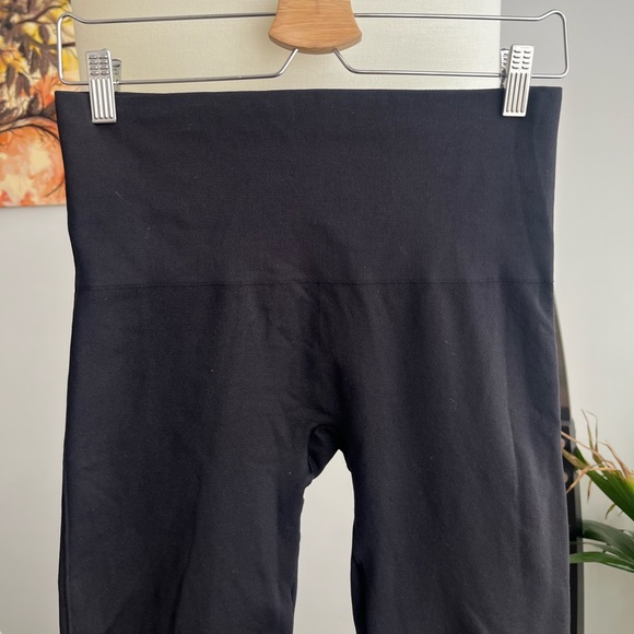 Spanx Look At Me Now Seamless Leggings - Picture 6 of 10